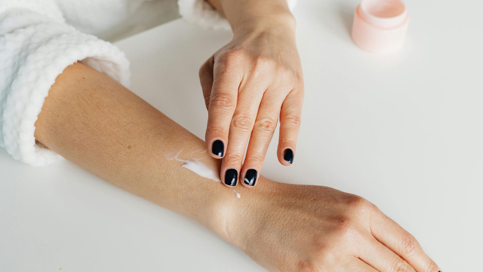 1. Utiliser une crème nettoyante douce