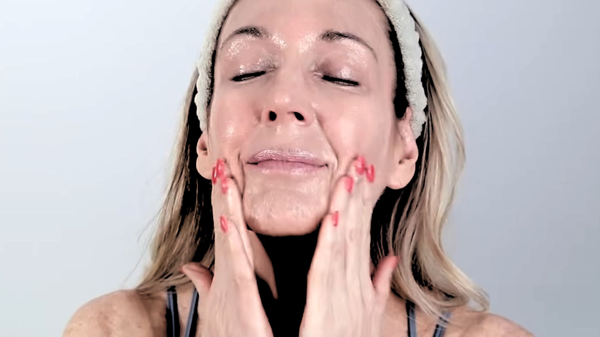13. Choisissez une crème de nuit à base de peptides qui stimule le collagène