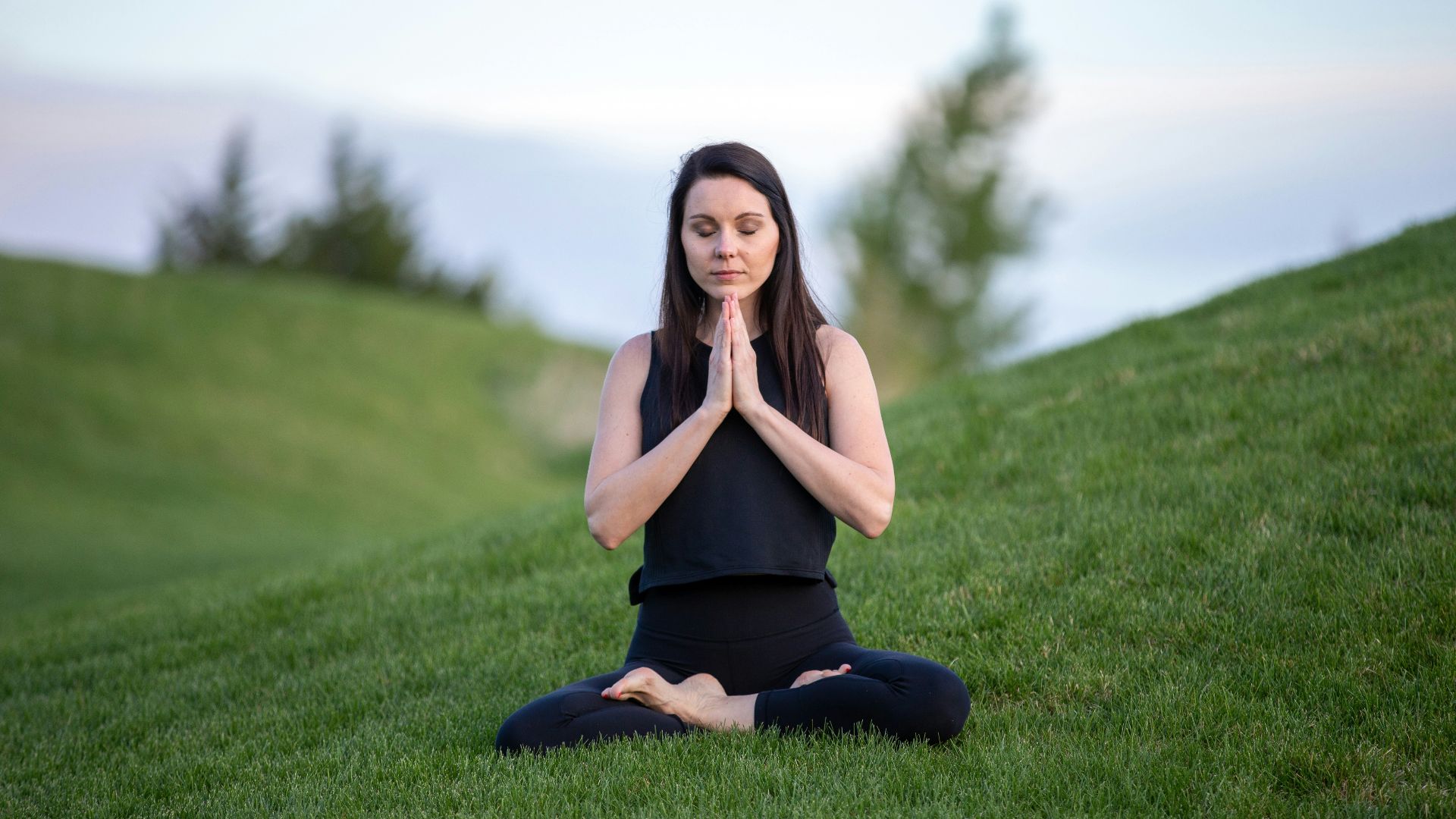 10 raisons de faire du yoga et 10 positions pour débutants à essayer