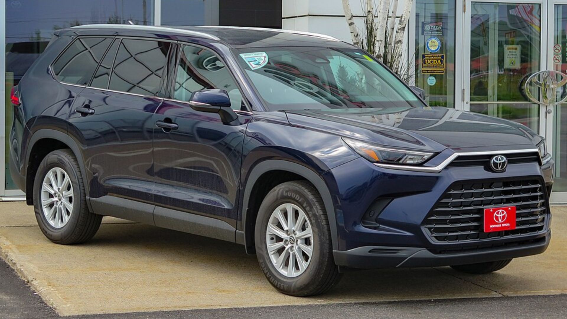 2024 Toyota Highlander ($41,815)