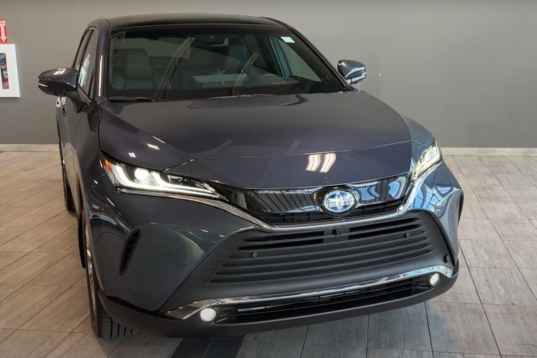 2024 Toyota Venza Hybrid ($34,945)