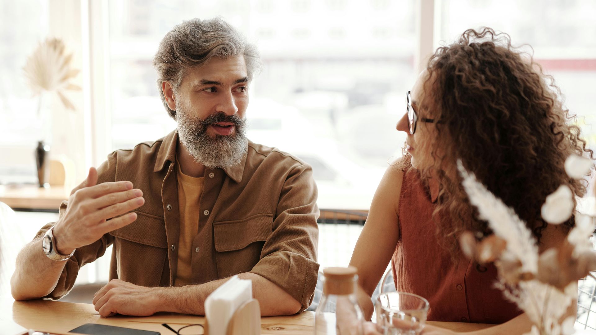 8. Vous dominez la conversation