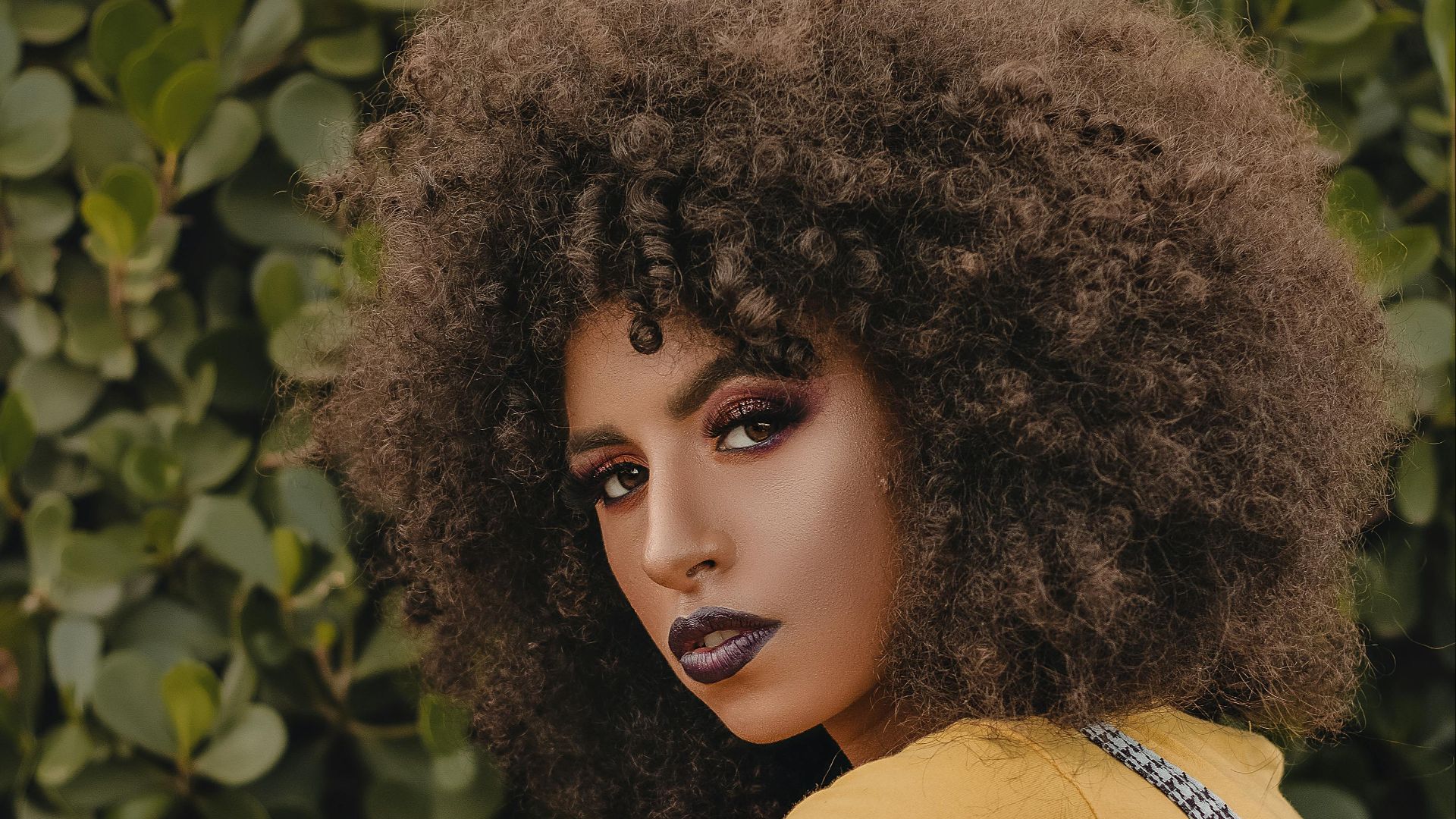 9. Afro longue avec volume