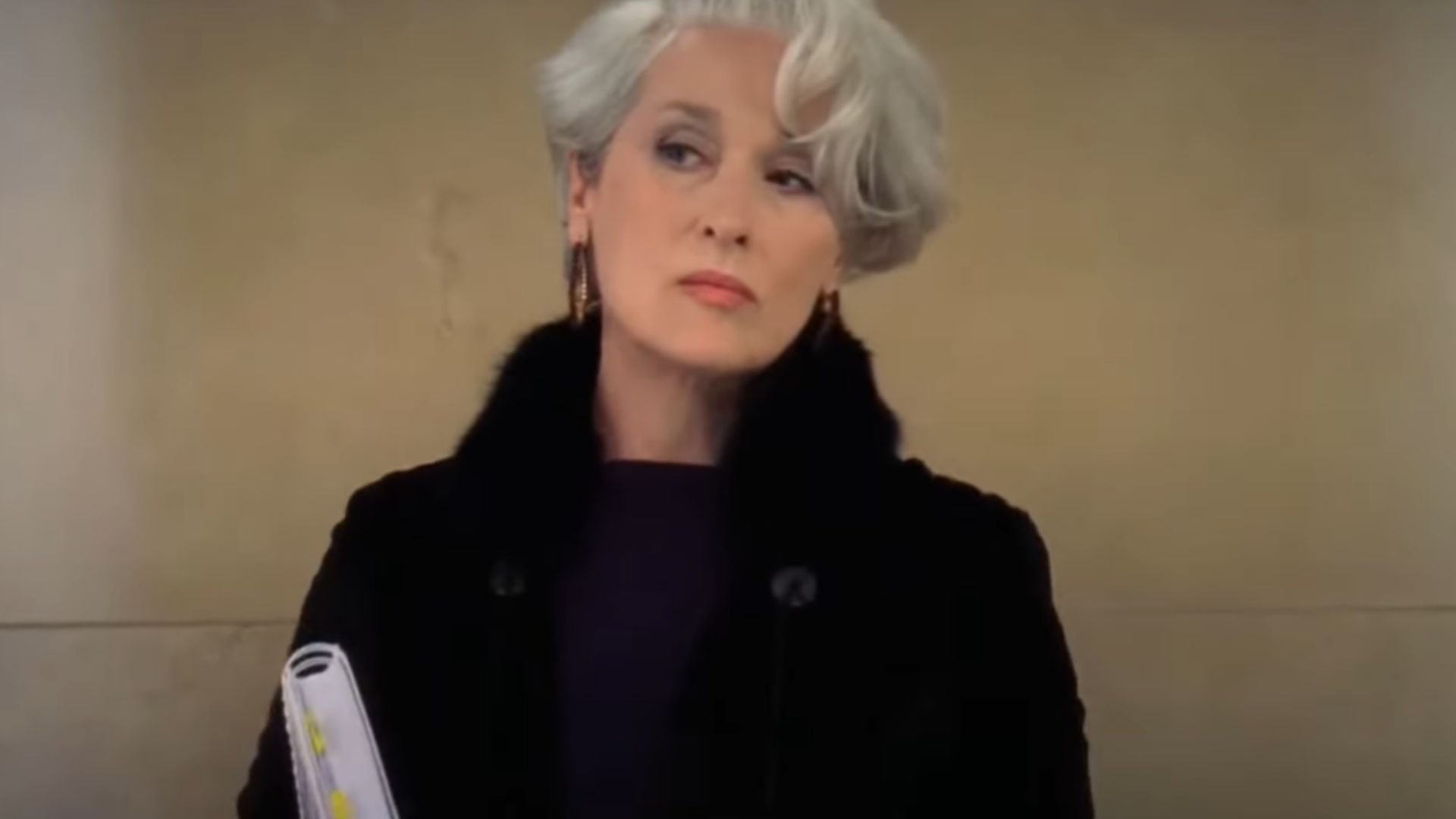 3. Manteau à col bordé de fourrure