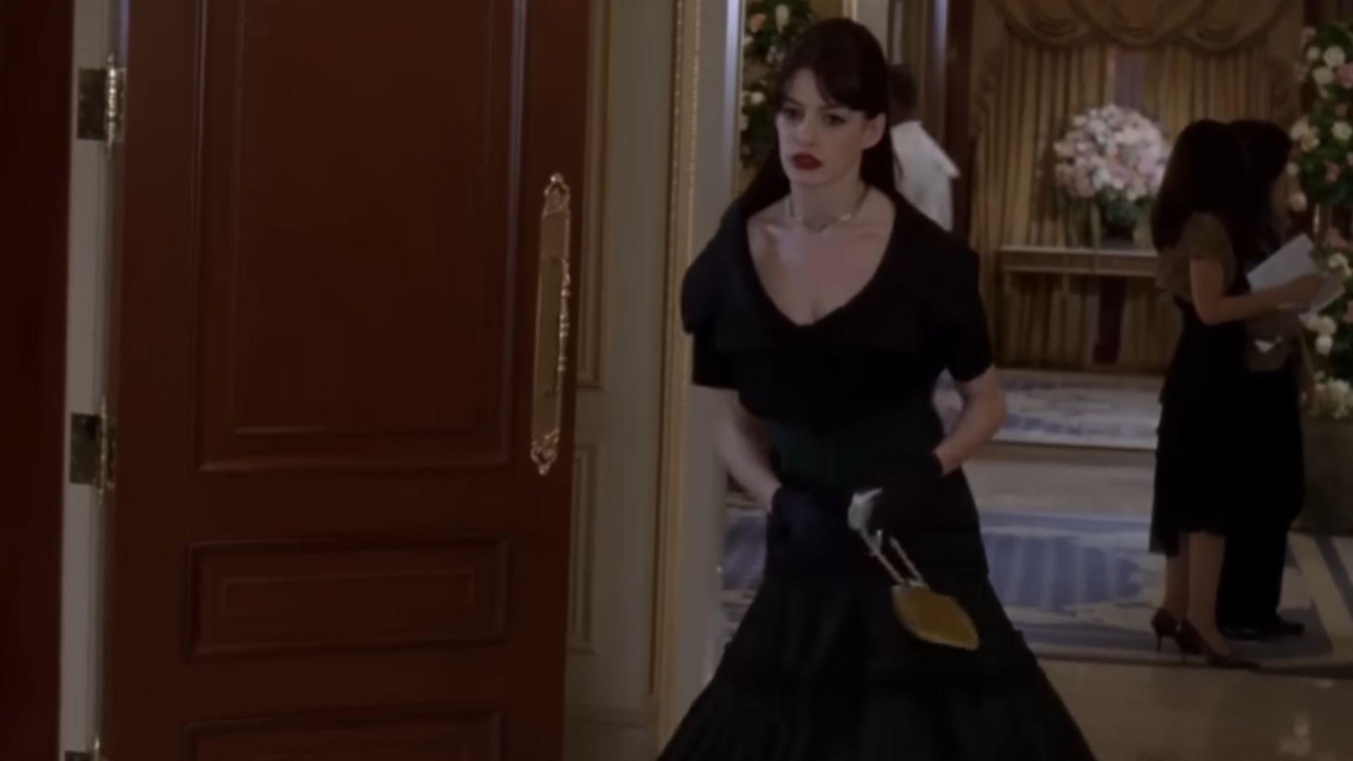 19. Look tout noir pour le défilé de mode de Paris