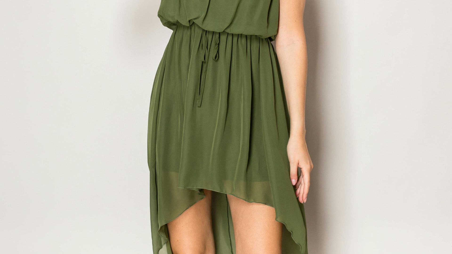 8. La robe taille basse (années 2010)