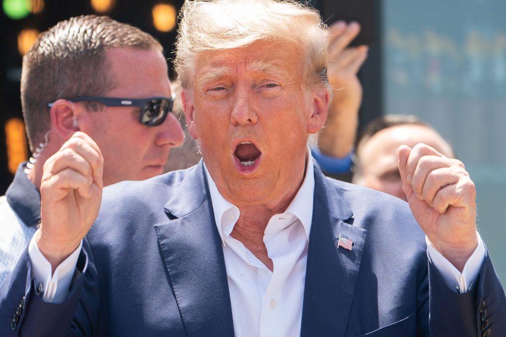Report: Trump accidentally posts private message to Pam Bondi on Truth Social for all to see
