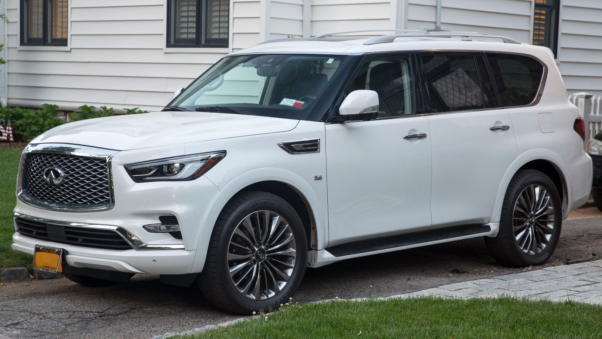 9. Infiniti QX80