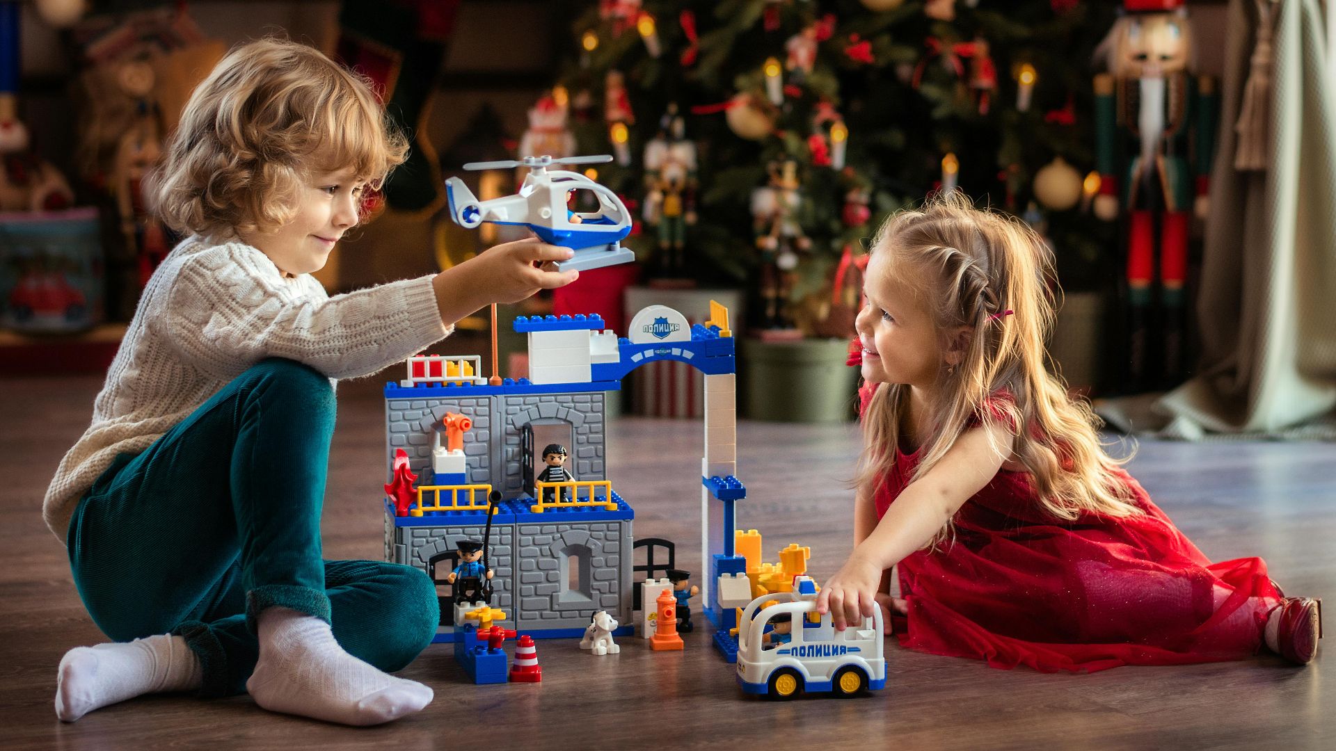 10 raisons pour lesquelles vos enfants se disputent tant et 10 stratégies pour y mettre fin