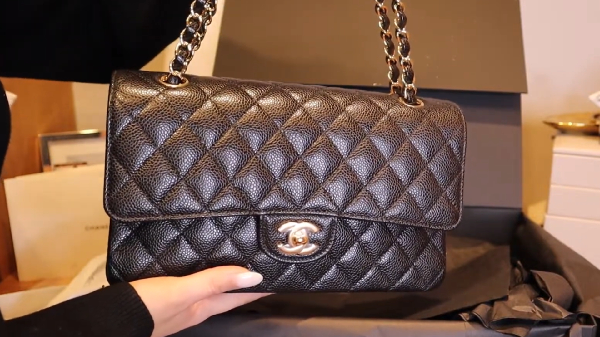 3. Sac à rabat classique de Chanel