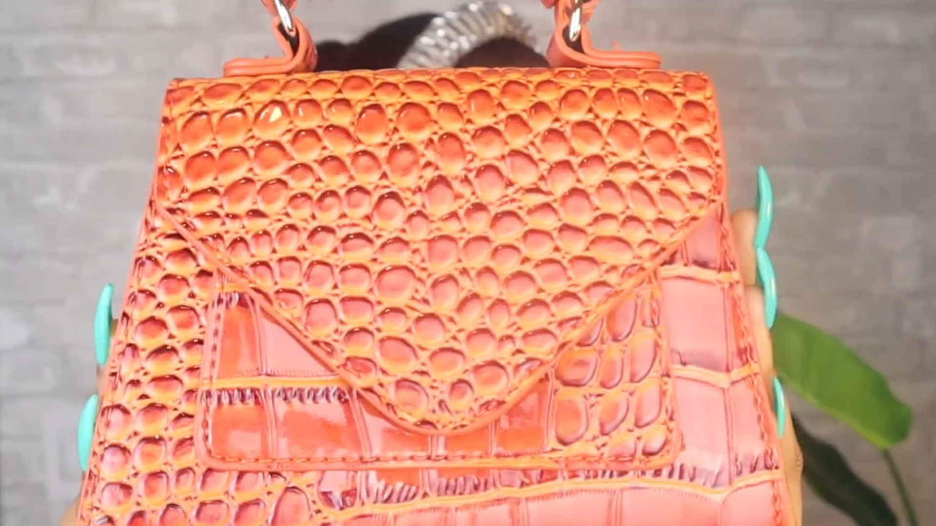 8. Sacoche Shein gaufrée en croco