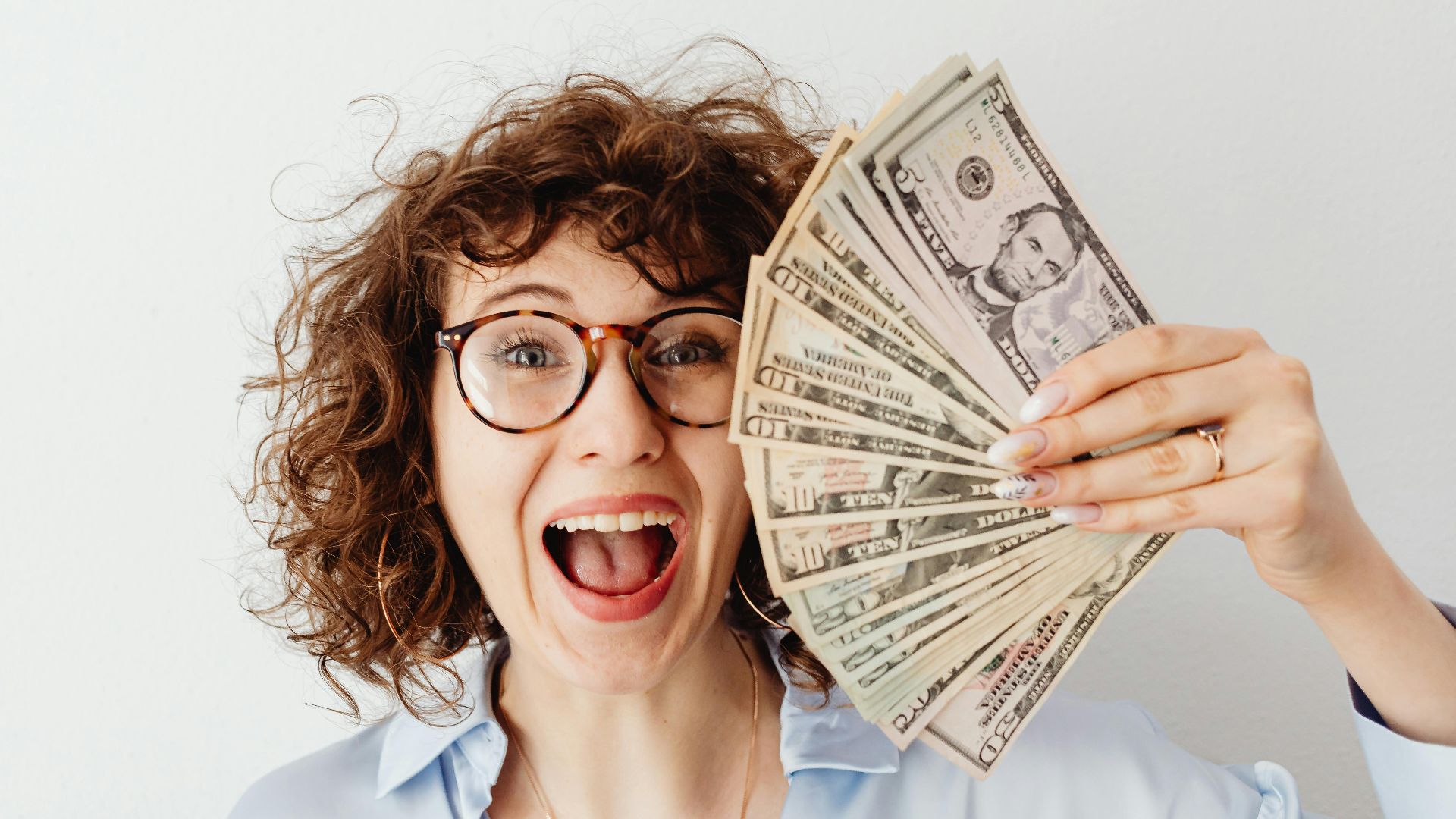 10 raisons pour lesquelles l’argent n’achète pas le bonheur et 10 façons dont il aide dans la vie