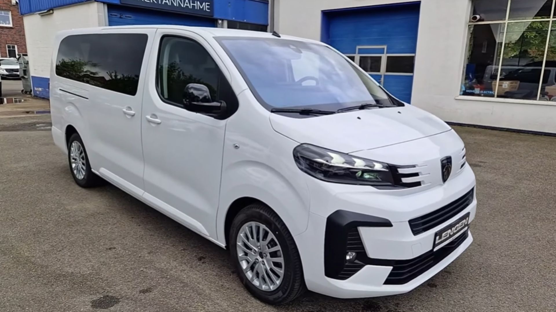 7. Peugeot Traveller BlueHDi (2024)