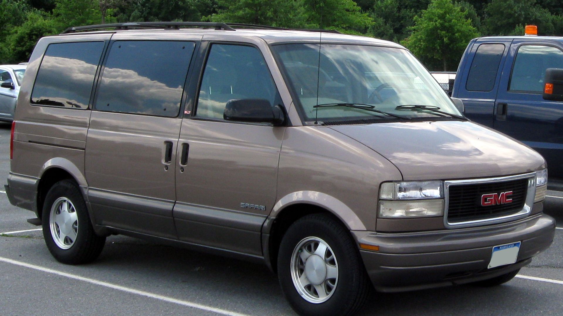 2. GMC Safari AWD (2005)