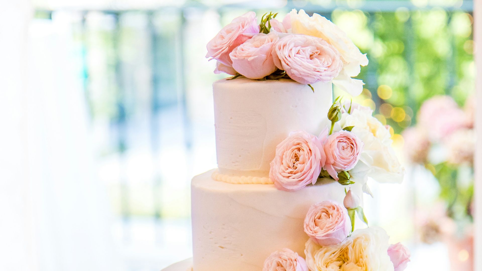 16. Servir un gâteau en feuilles