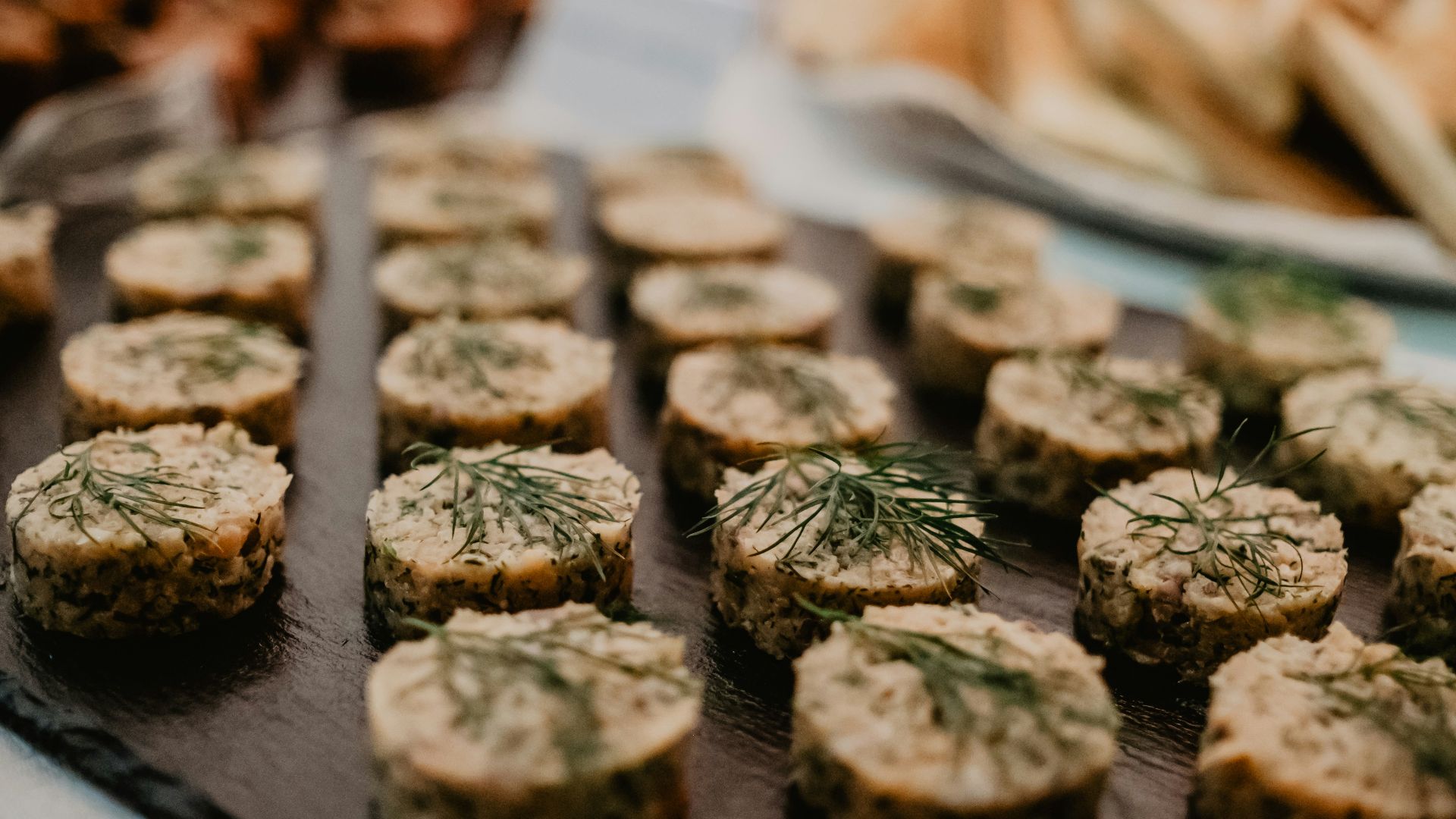 18. Proposer des buffets ou des repas familiaux