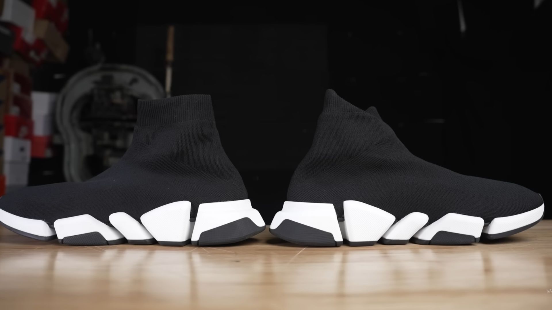 16. Baskets chaussettes