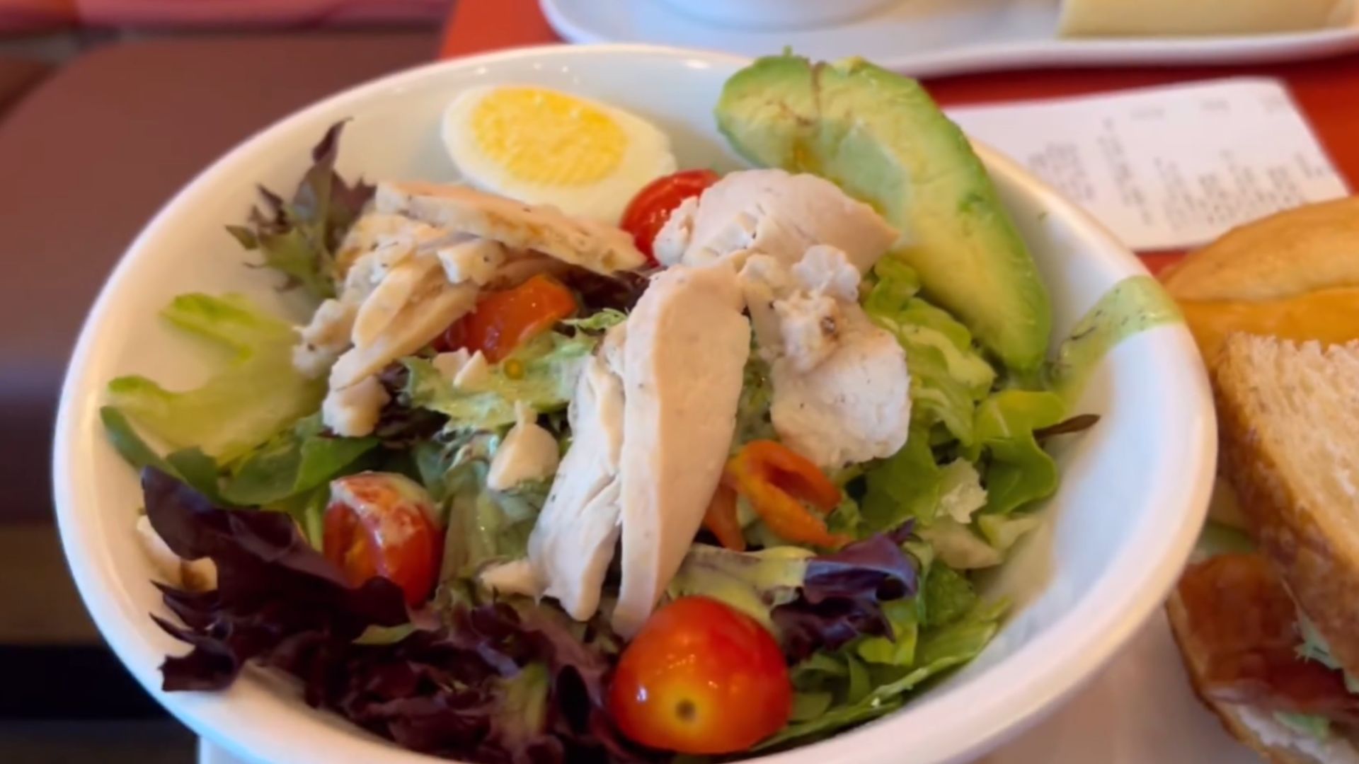 3. Salade Cobb Goddess verte avec poulet (Panera Bread)