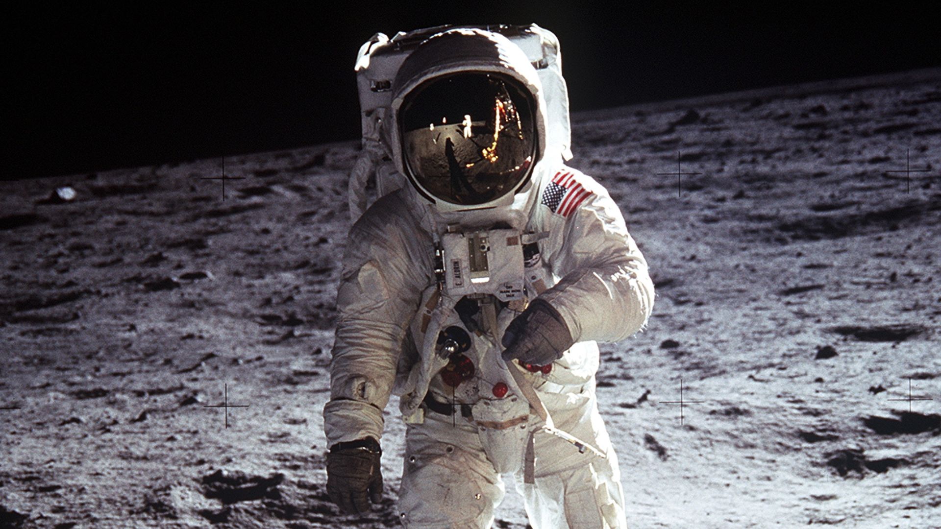 13. La combinaison lunaire (Neil Armstrong, 1969)