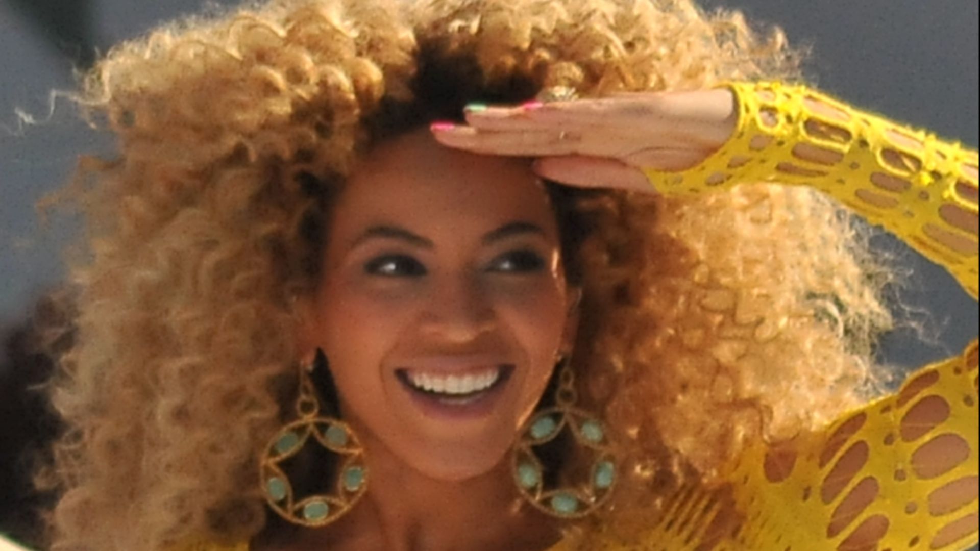 17. La robe jaune de Beyoncé dans Hold Up