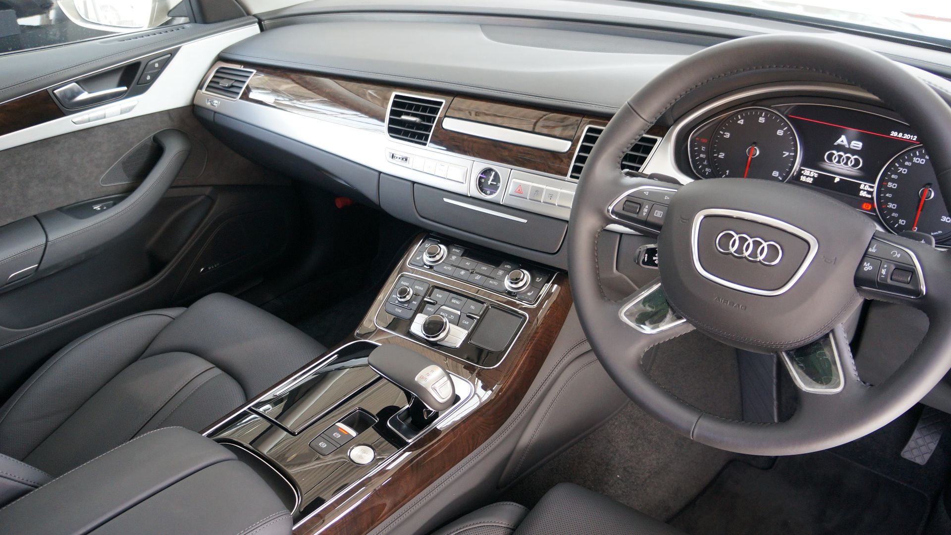 3. Audi A8 (2010)