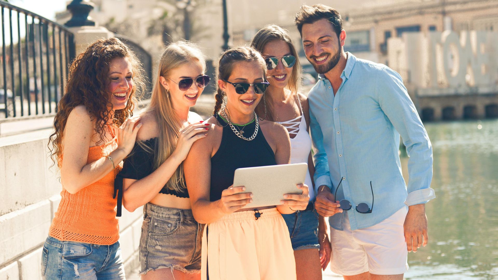 2. Mini robes ou styles clubwear