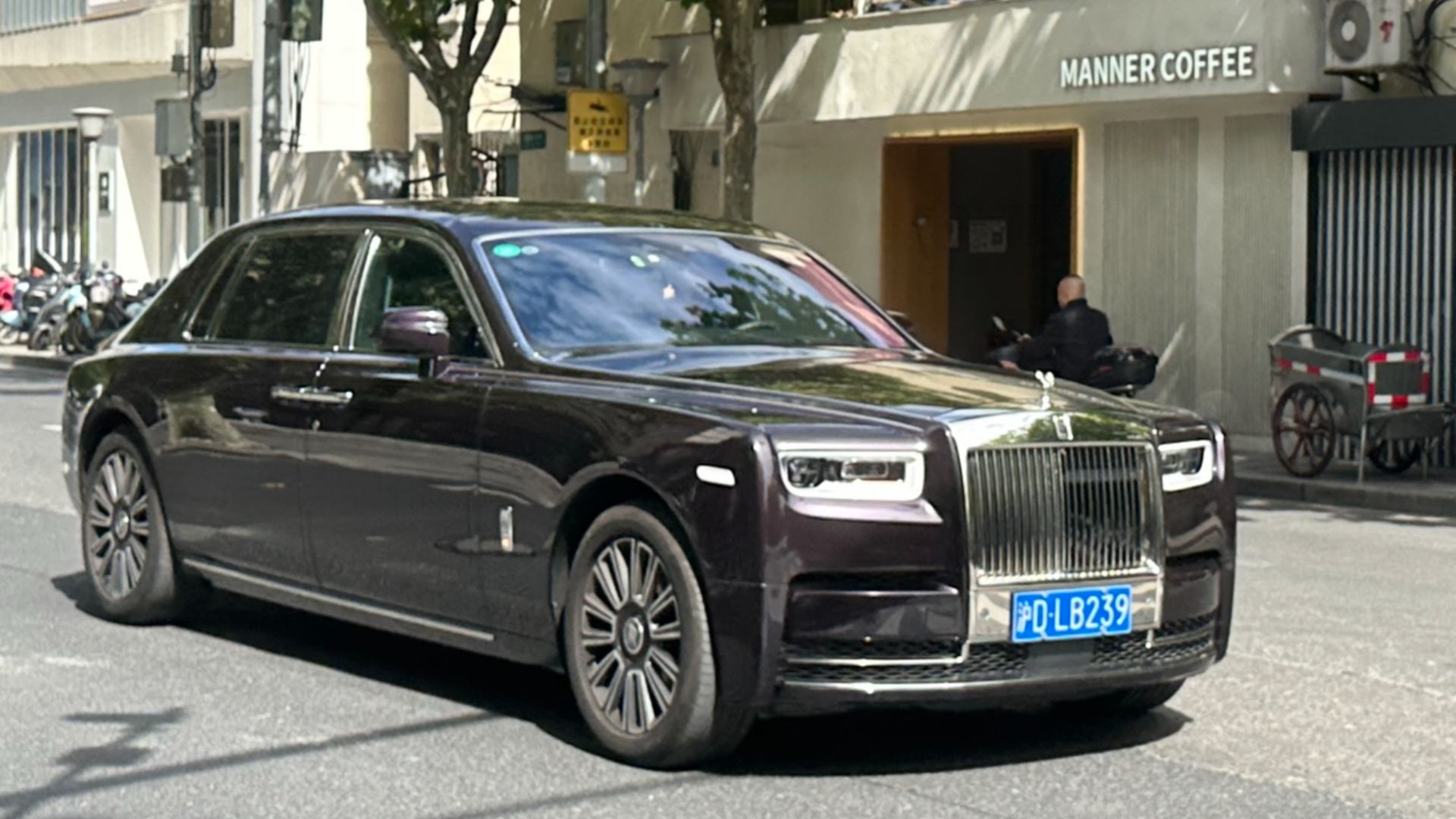 17. Rolls-Royce Phantom VIII