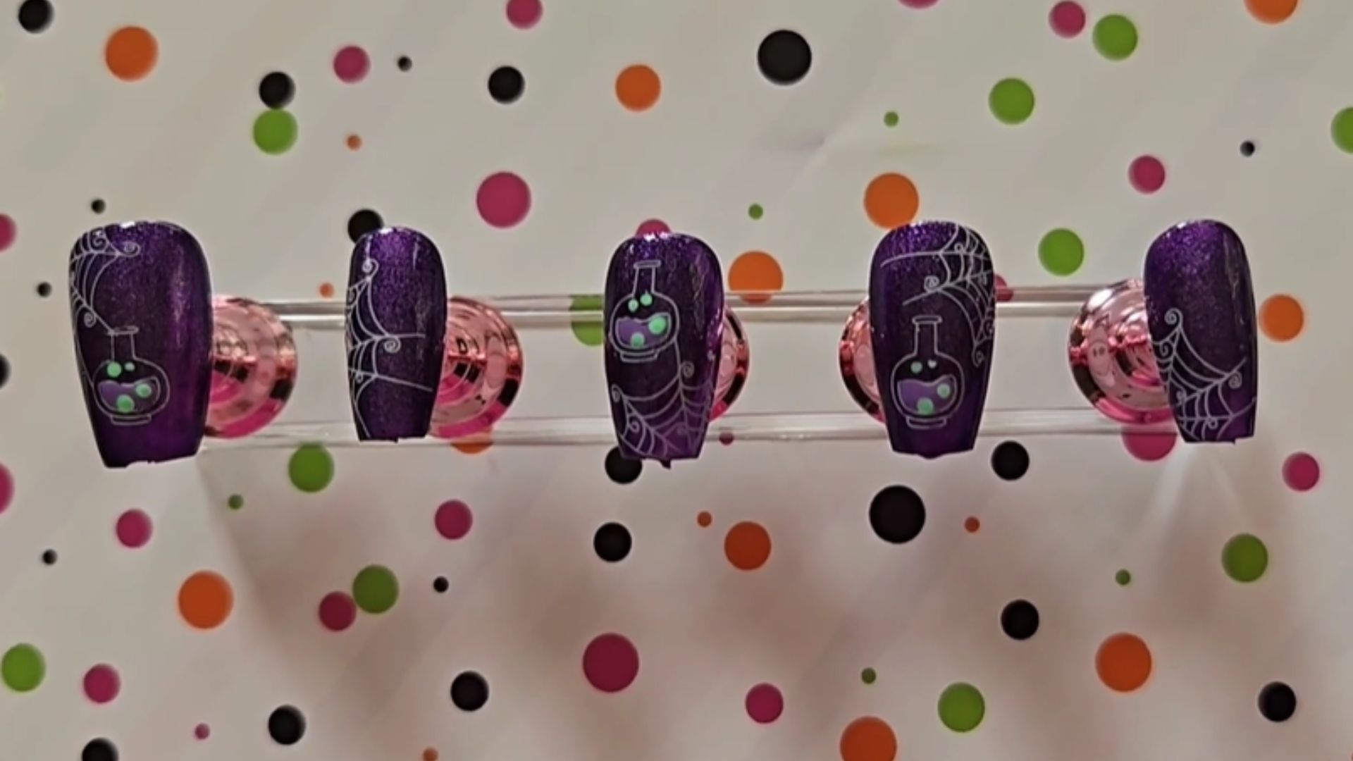 16. Bouteilles de potion de sorcière