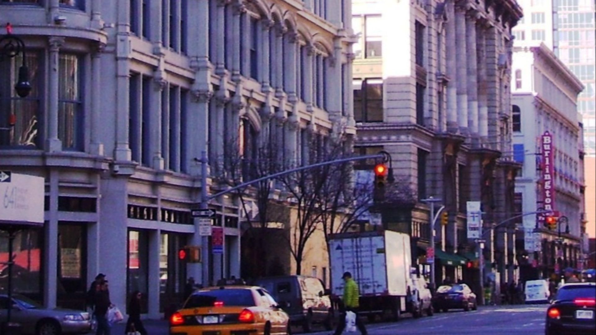 20. Le tout premier défilé de mode