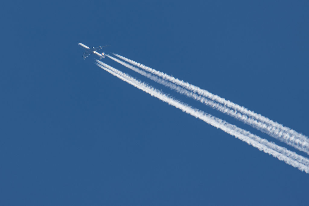 La naissance des "chemtrails"
