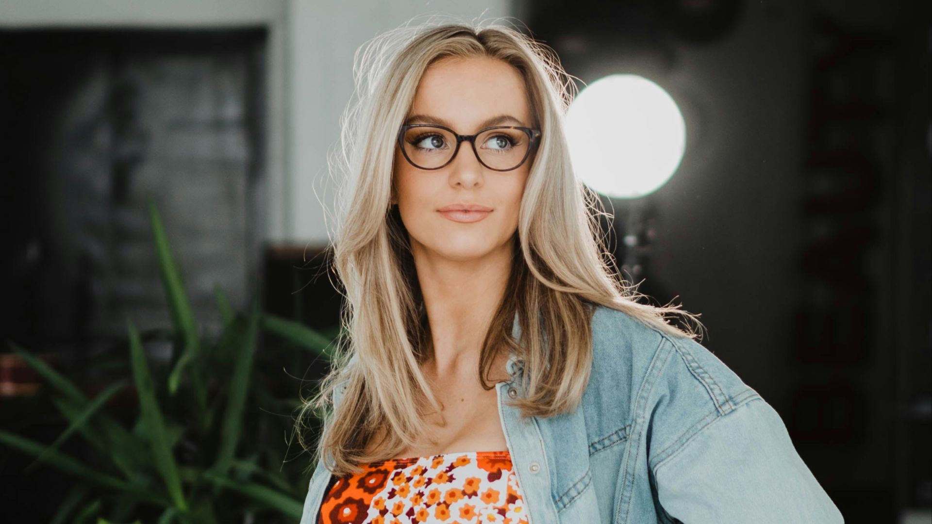 11. Lunettes à large monture