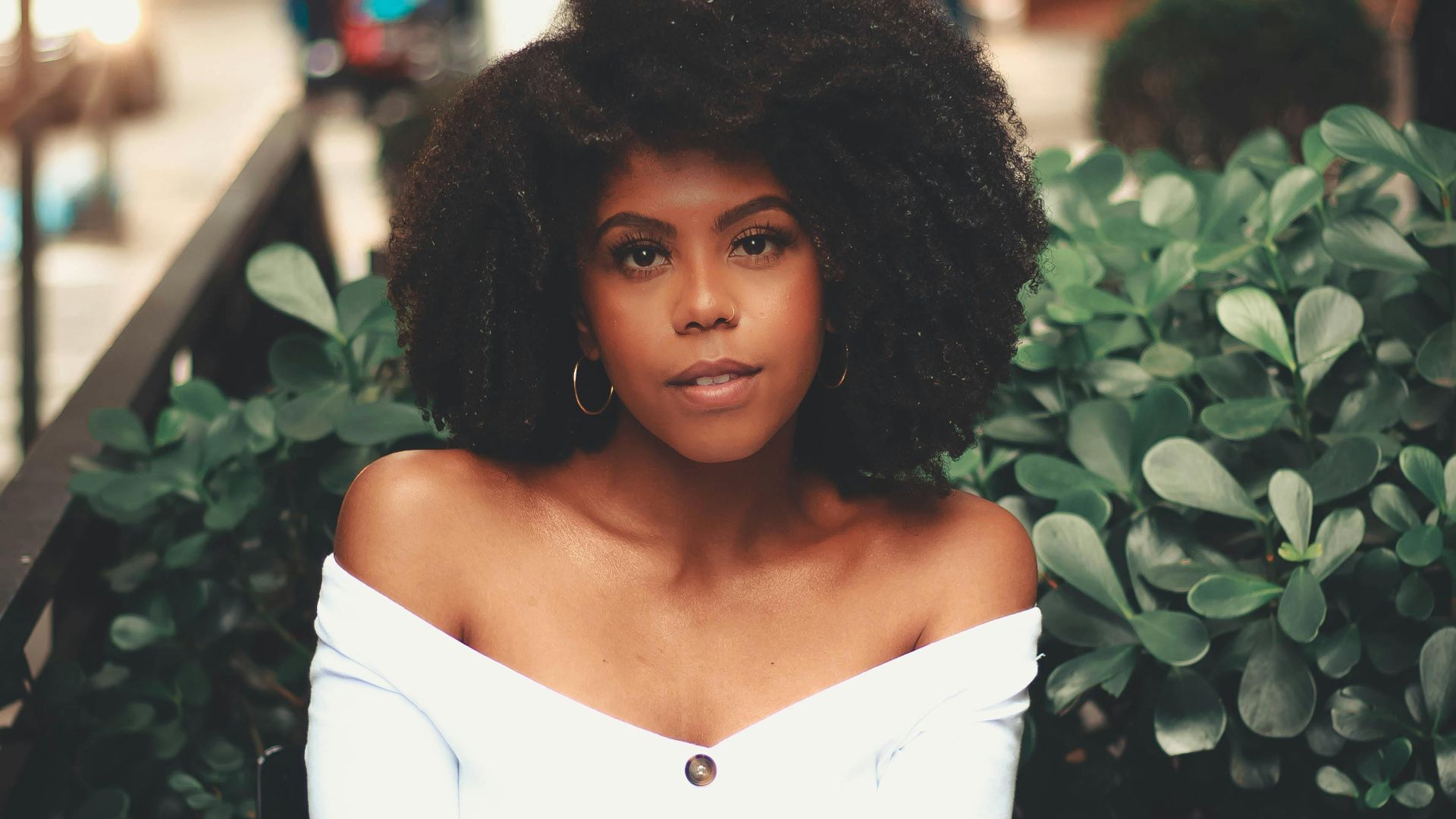 13. Tops à épaulettes