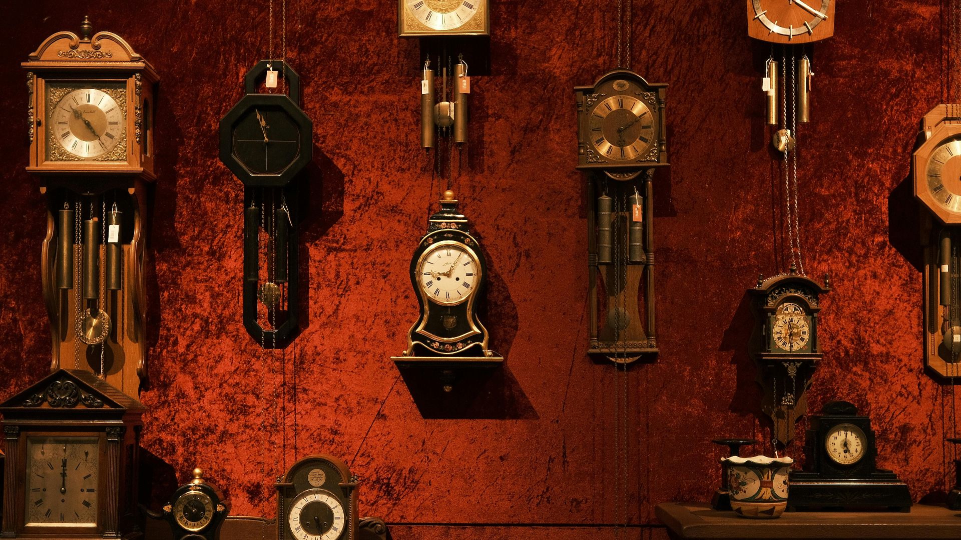 10. Horloges anciennes avec mécanismes fonctionnels