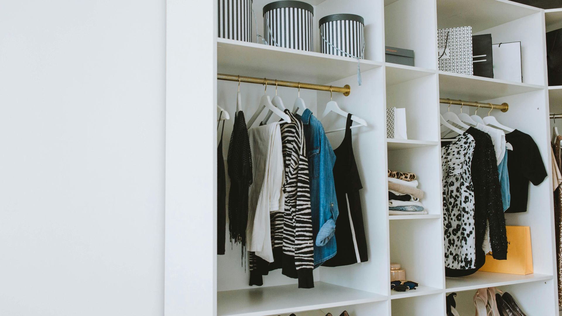 13. Investir dans des cintres de qualité