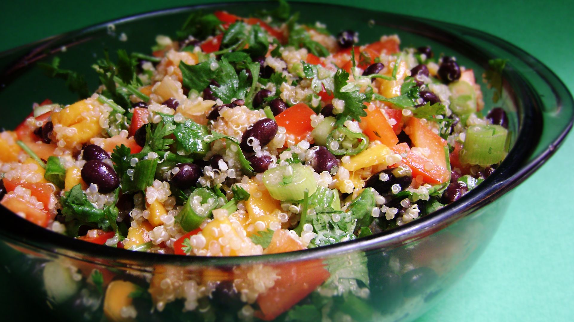 2. Salade de quinoa et haricots noirs