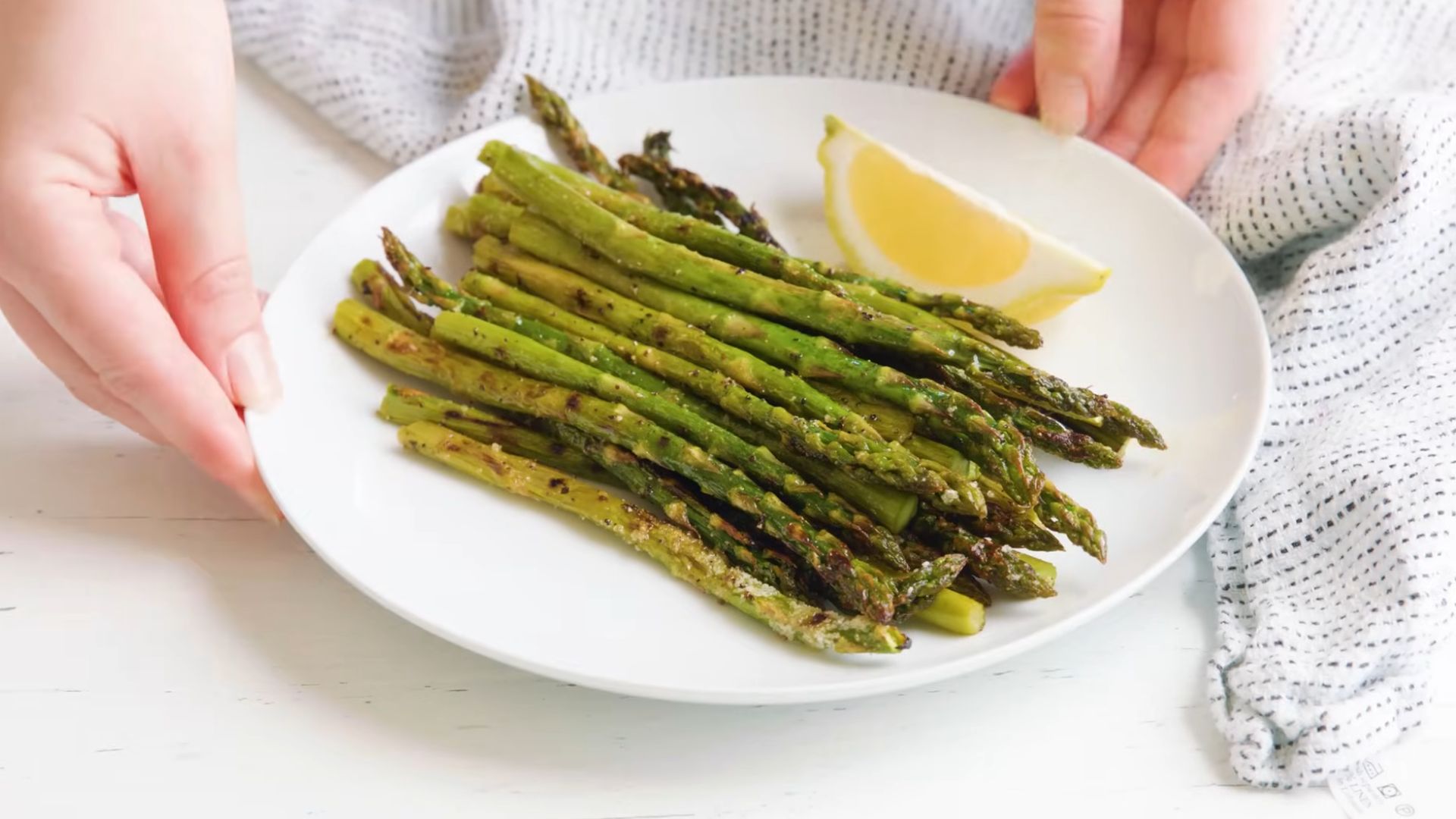 1. Asperges grillées au zeste de citron
