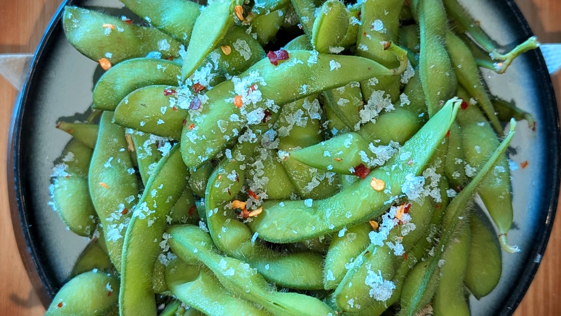4. Edamame cuite à la vapeur avec sel de mer