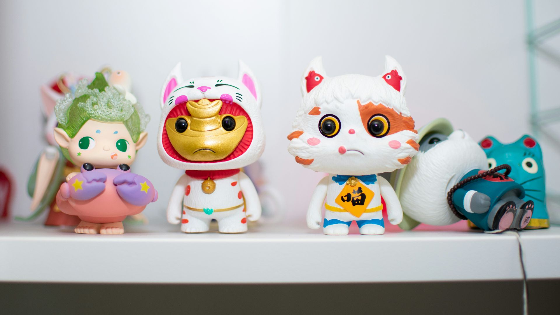 10. Petits jouets et pièces