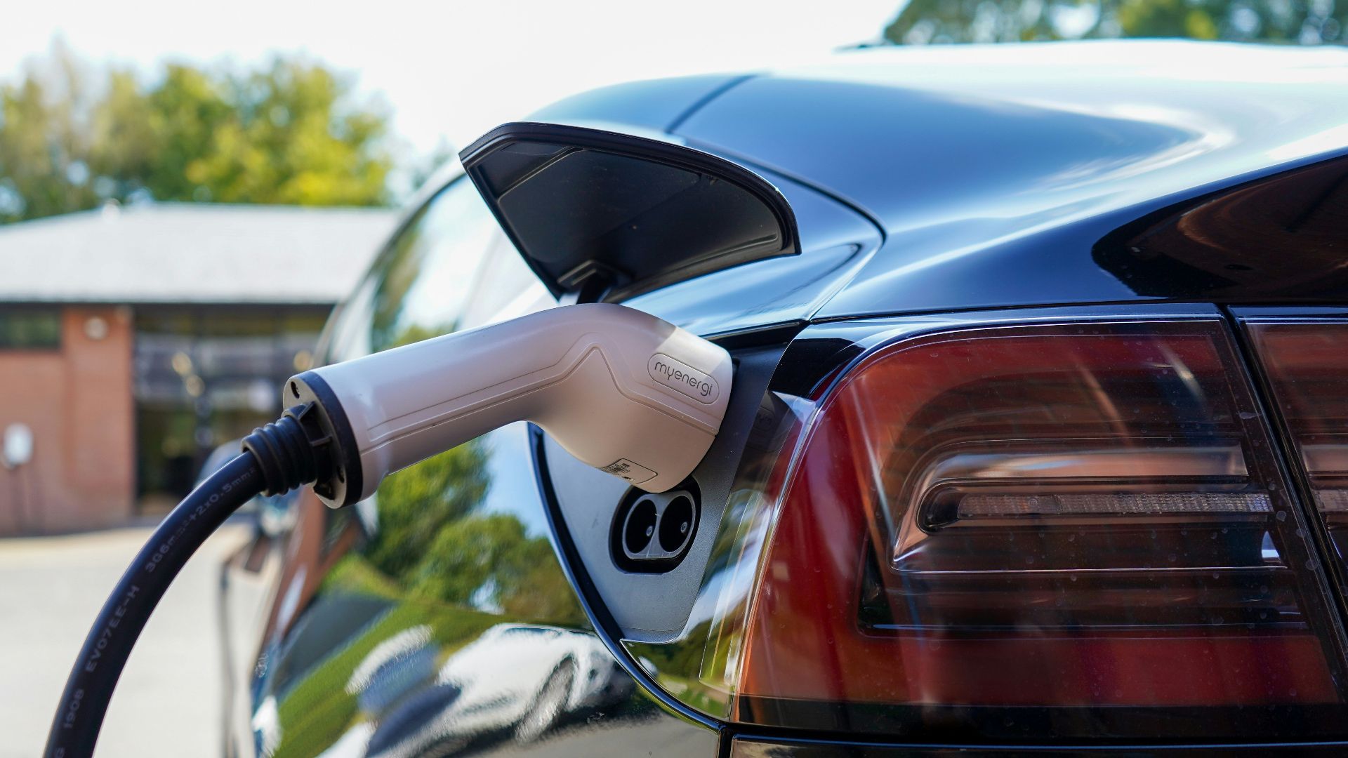 7. Alimentation électrique du véhicule à la charge (V2L)