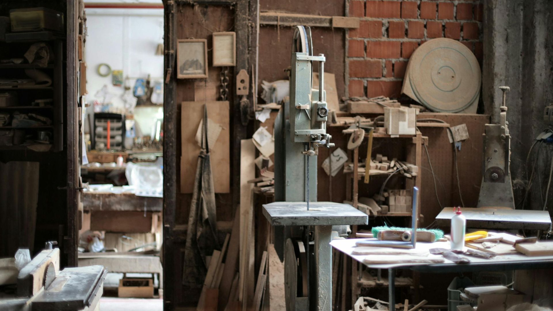 2. Des débuts modestes dans un atelier