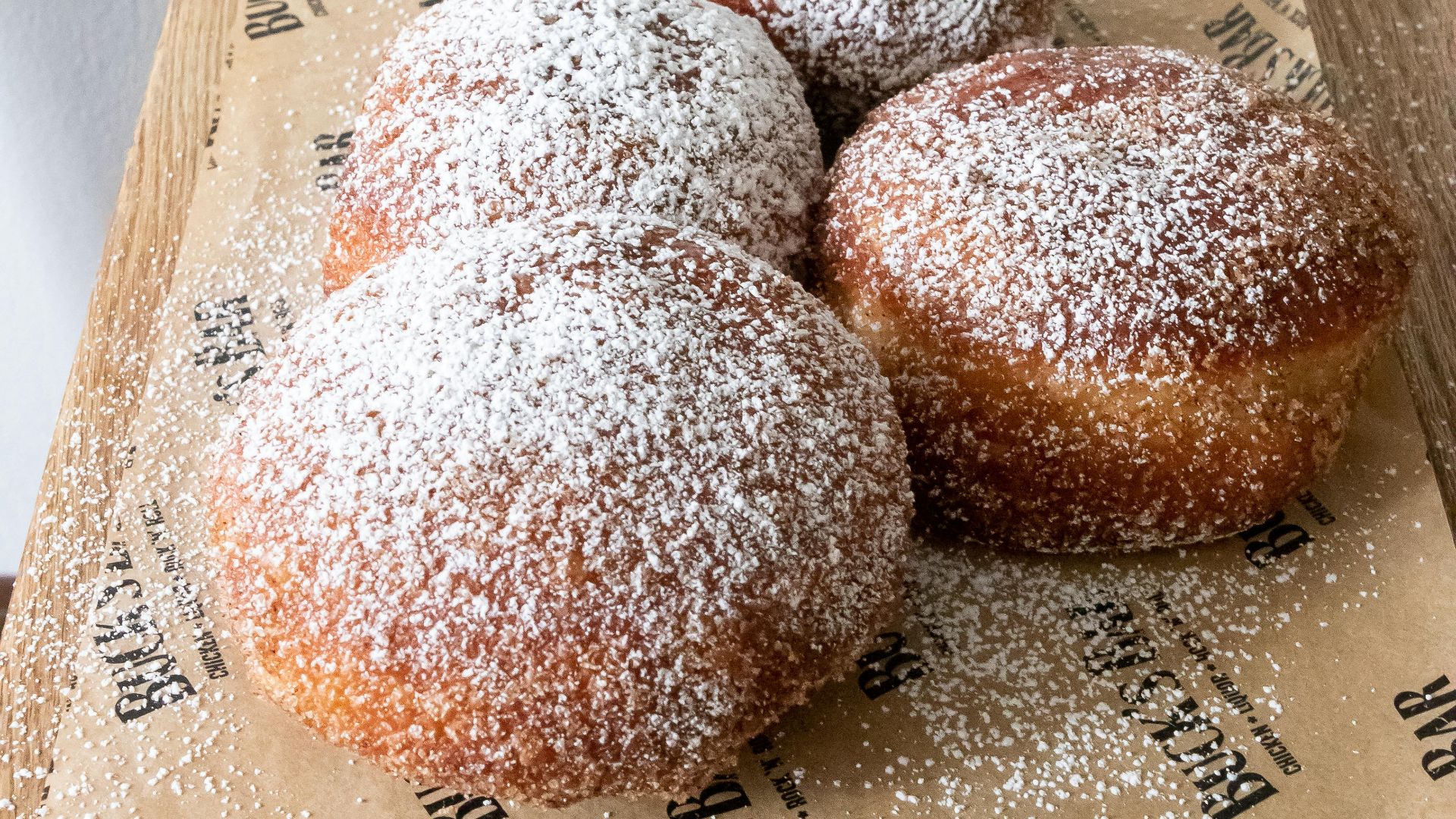 4. Donut au sucre en poudre