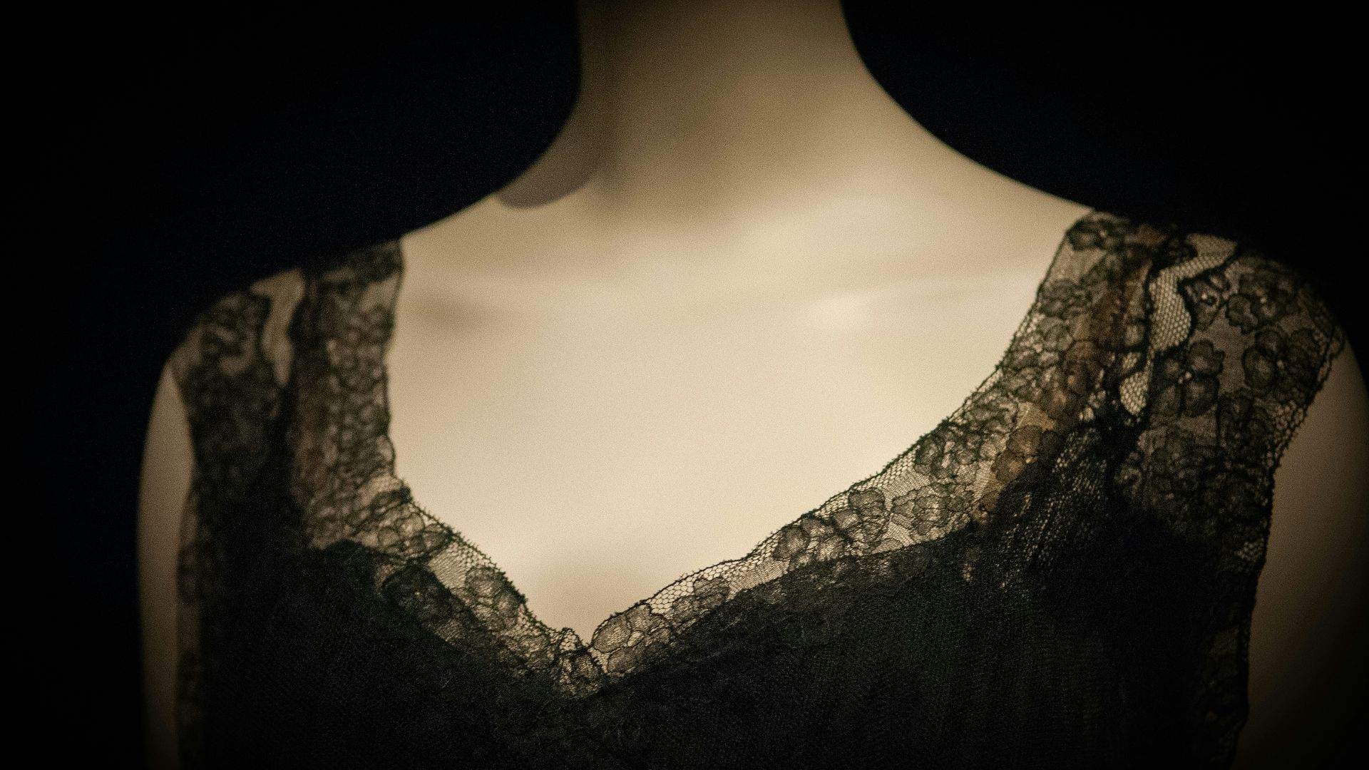 3. Robes de deuil victoriennes