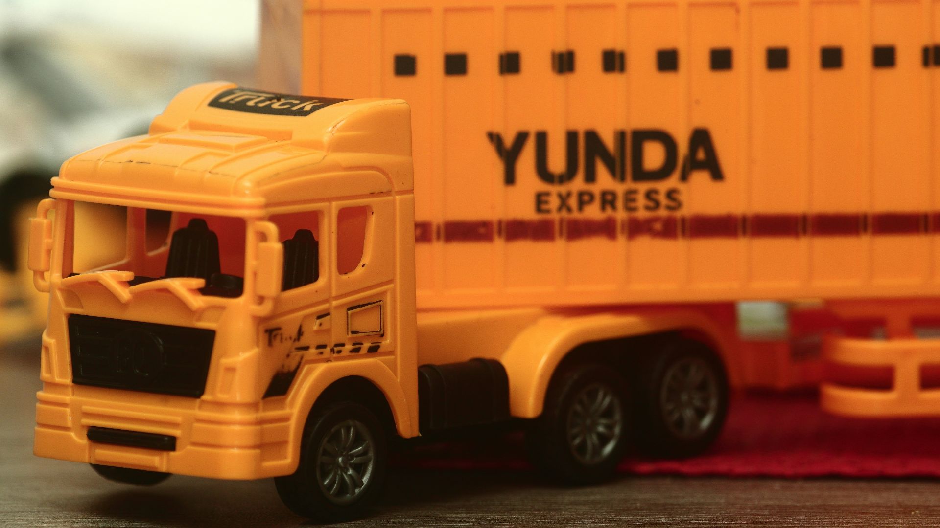 15. Camions Tonka
