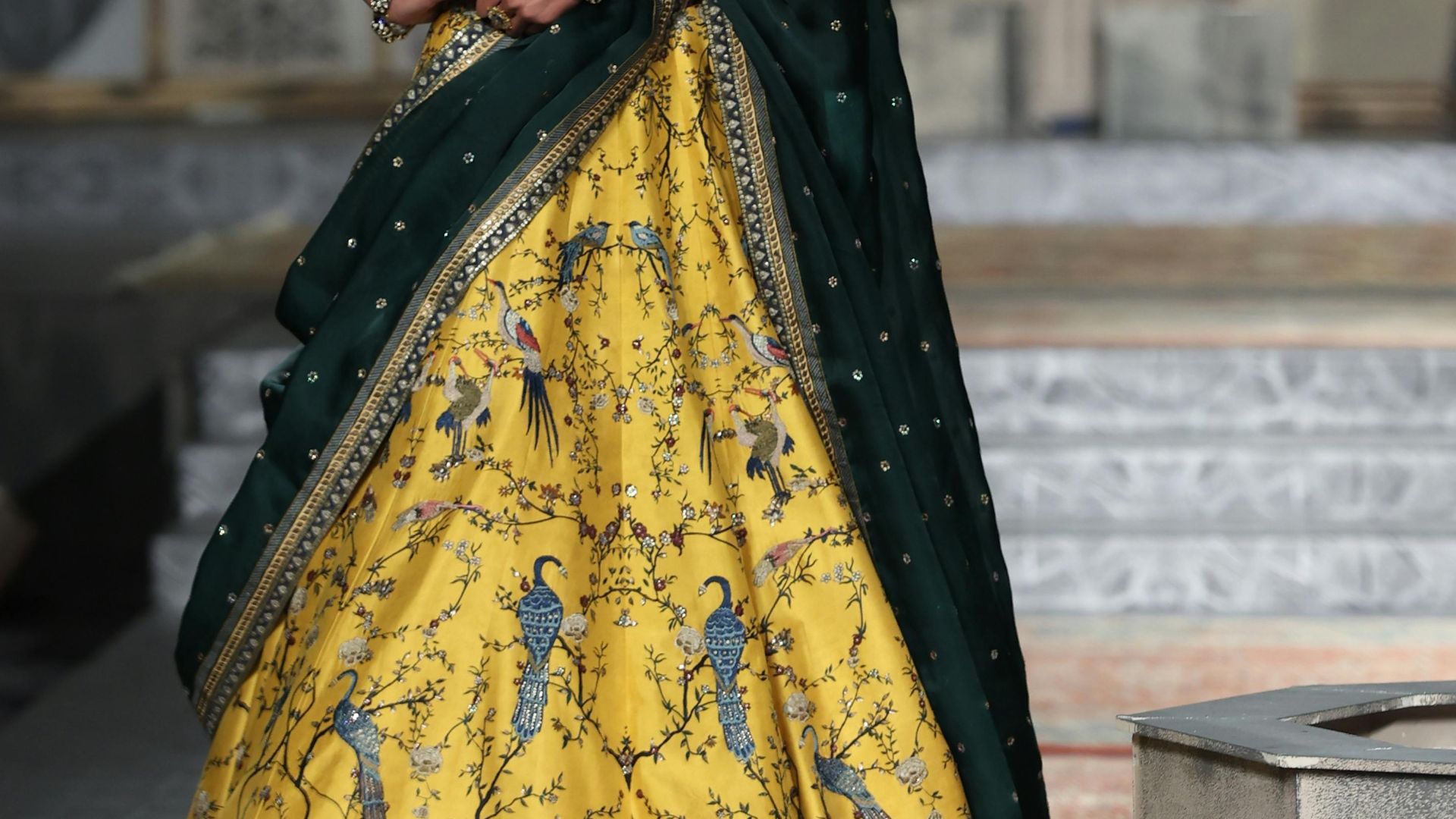 13. Fusain et jaune citron