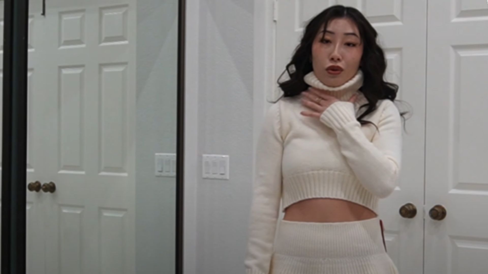 2. Poncho de pluie surdimensionné avec ensemble en tricot monochrome