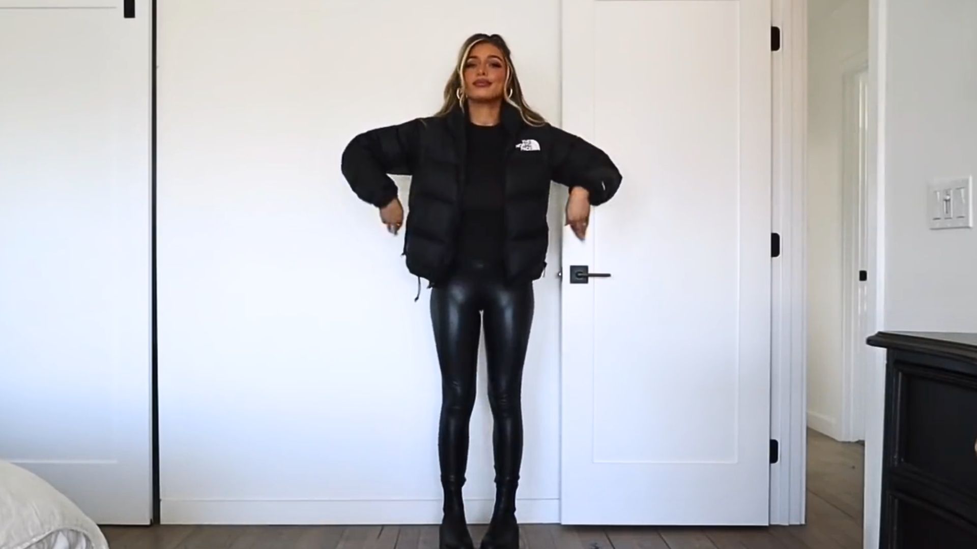 1. Pantalon bouffant imperméable raccourci avec jambières en similicuir