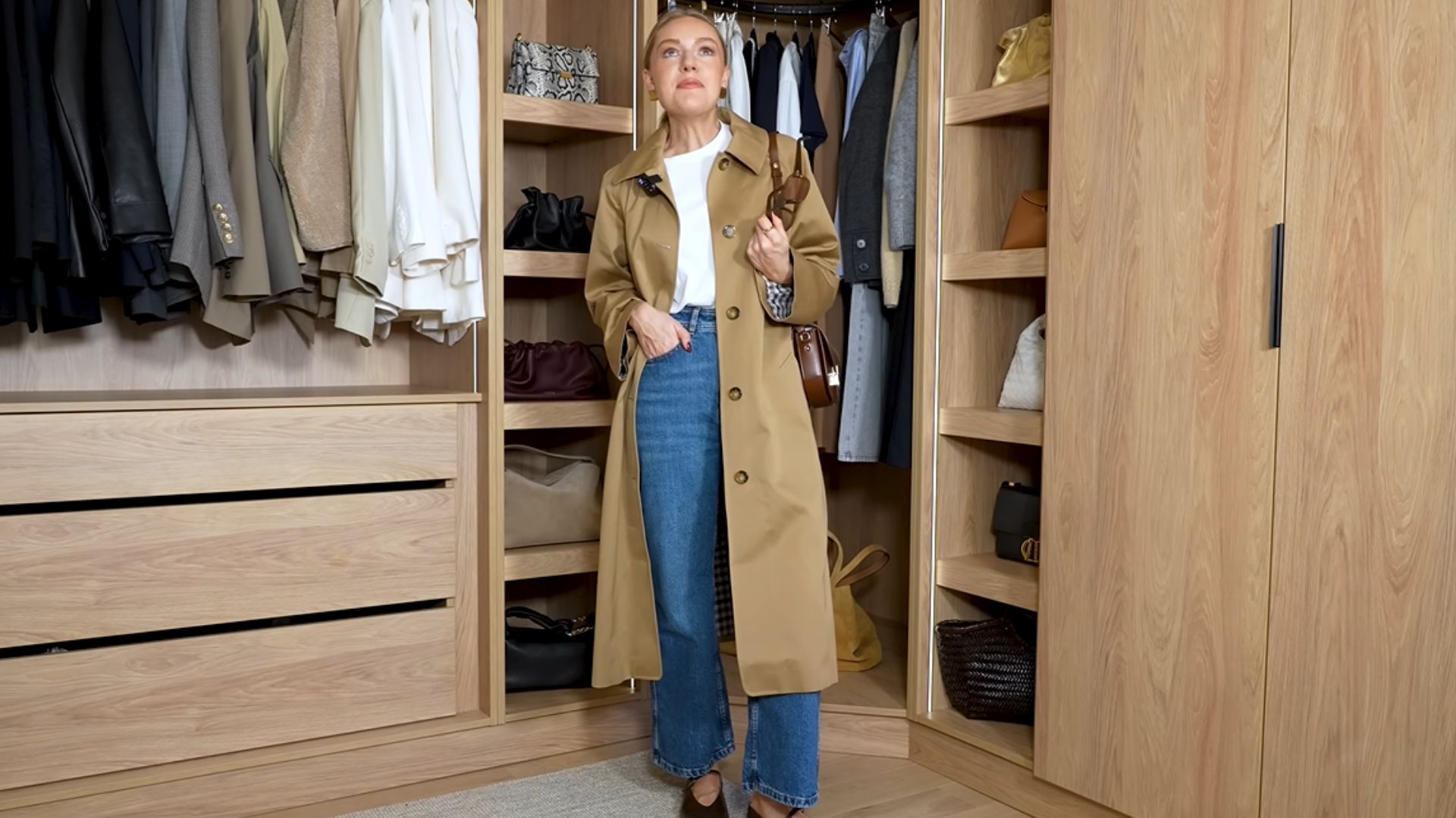 4. Trench sur pantalon large