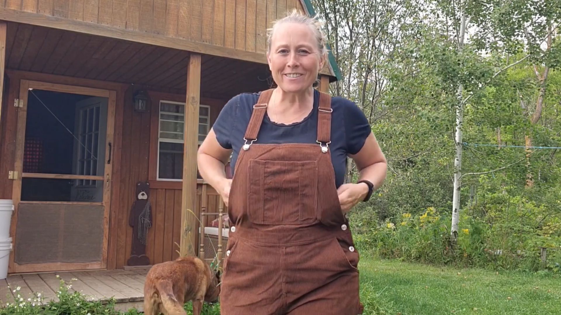 20. Salopette en velours côtelé avec manteau imperméable et bottes à semelles à crampons