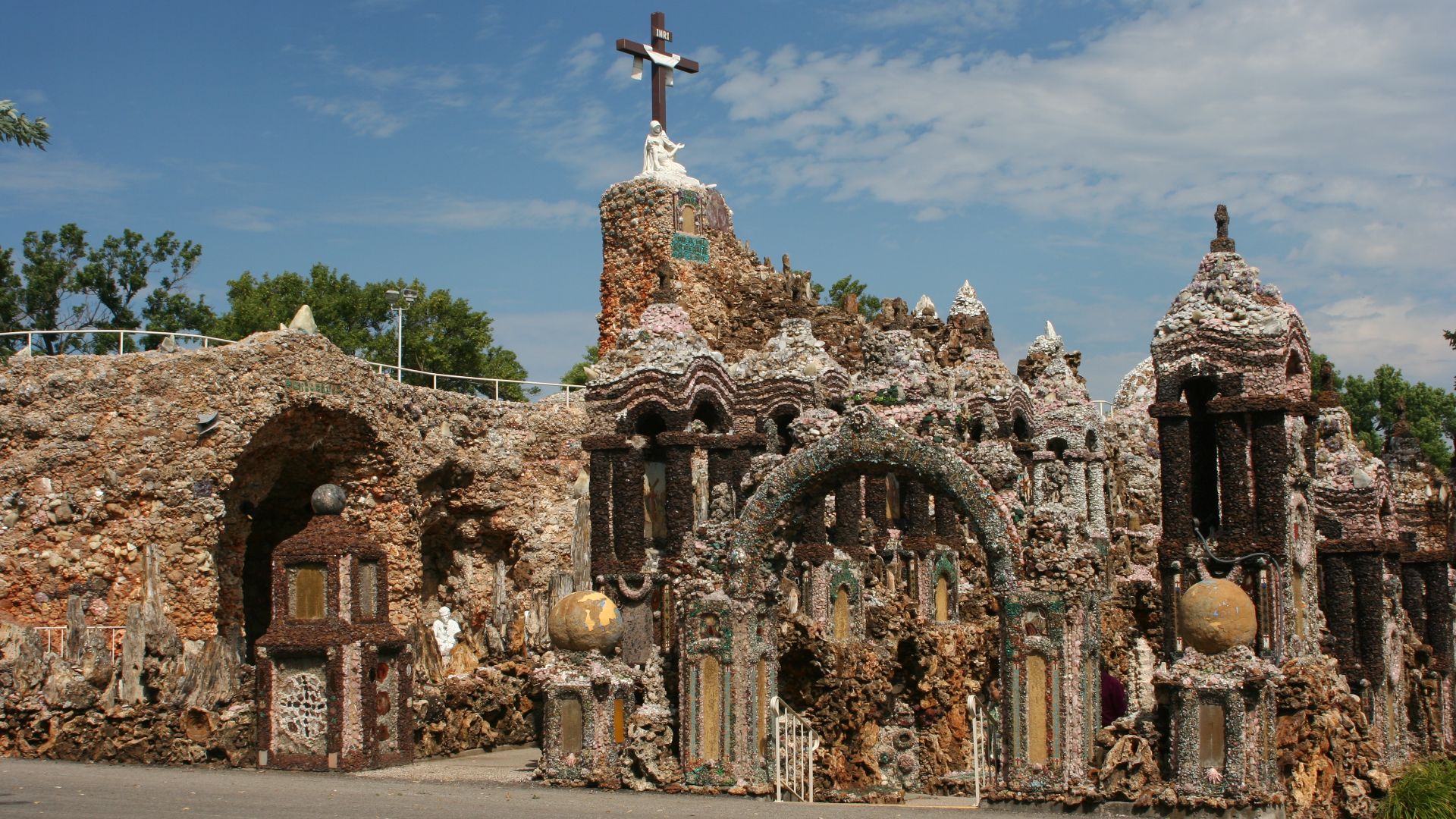 7. La Grotte de la Rédemption