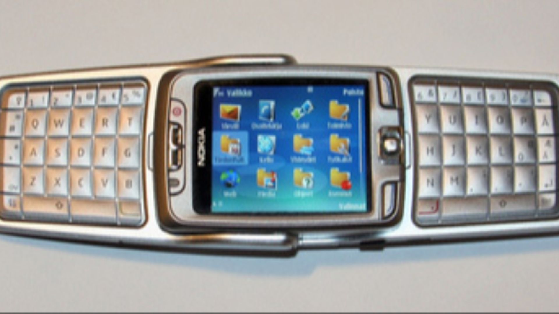 2. Nokia E70